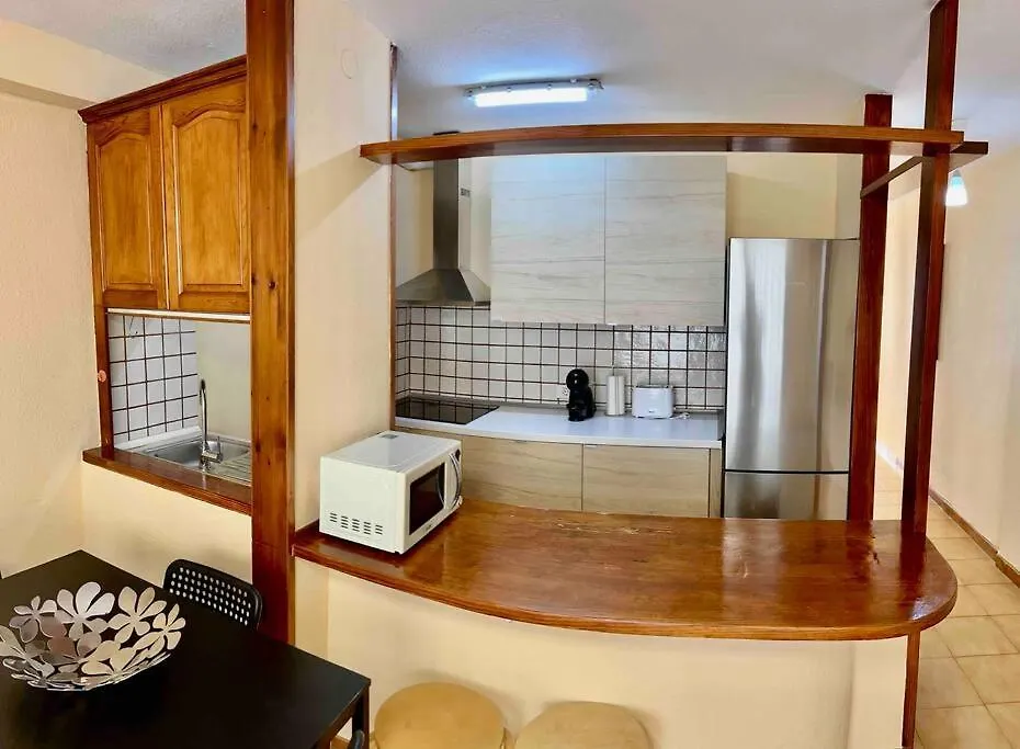 Apartment Los Cristianos, Walking To Beach, High Speed Wifi Los Cristianos